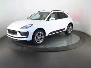 2026 Porsche Macan Base's photo