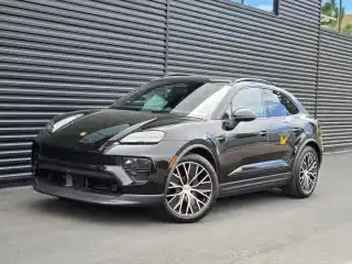 2026 Porsche Macan Macan Electric's photo