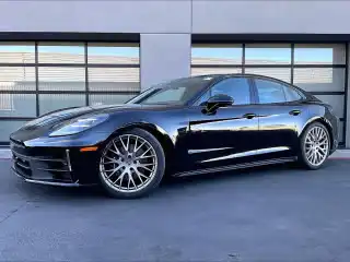 2026 Porsche Panamera Base's photo