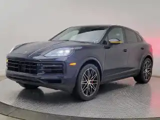 2024 Porsche Cayenne S's photo