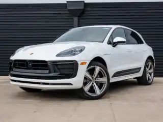 2026 Porsche Macan Base's photo