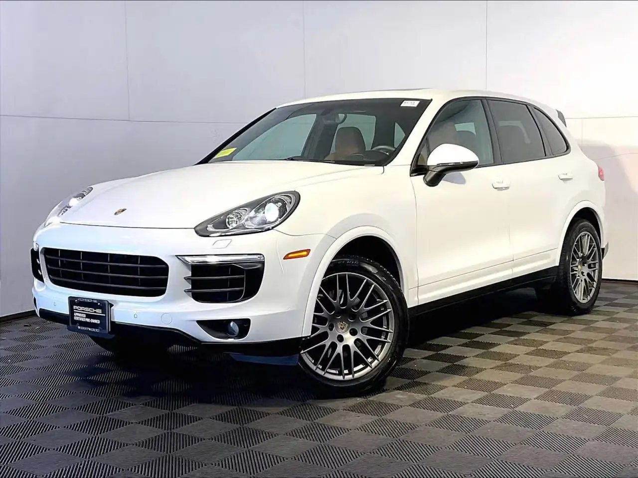 2017 Porsche Cayenne Platinum Edition photo 4