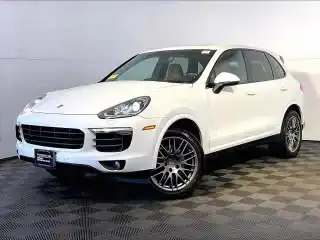 2017 Porsche Cayenne Platinum Edition's photo