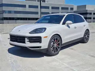 2026 Porsche Cayenne S's photo