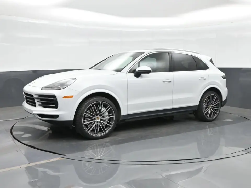 2022 Porsche Cayenne Base photo 3