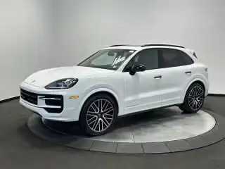 2025 Porsche Cayenne S's photo