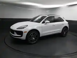 2026 Porsche Macan Base's photo