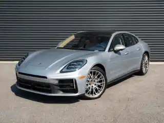 2026 Porsche Panamera 4's photo