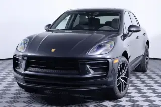 2026 Porsche Macan Base photo 5