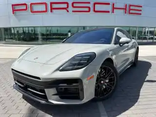 2026 Porsche Panamera GTS's photo