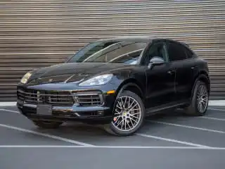 2023 Porsche Cayenne S's photo