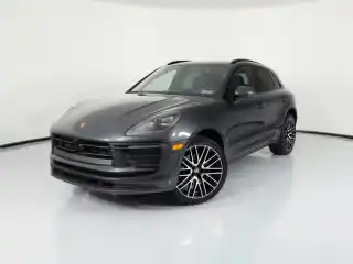 2026 Porsche Macan Base's photo