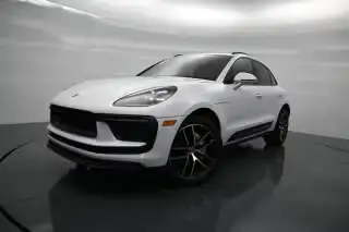 2025 Porsche Macan Base's photo