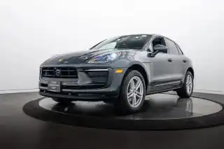 2026 Porsche Macan Base's photo