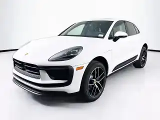 2026 Porsche Macan Base's photo