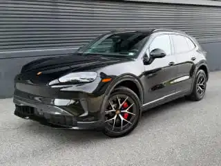 2026 Porsche Cayenne Cayenne S Electric's photo