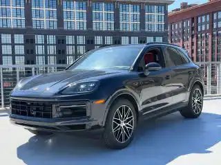 2026 Porsche Cayenne Base's photo