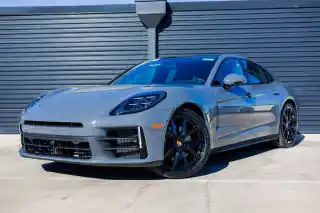 2026 Porsche Panamera 4's photo
