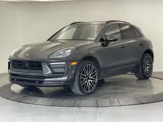 2026 Porsche Macan Base's photo