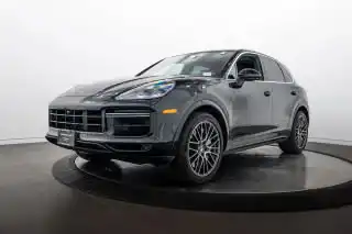 2023 Porsche Cayenne Turbo's photo