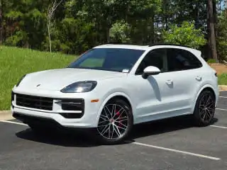 2026 Porsche Cayenne S's photo