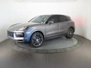 2025 Porsche Cayenne E-Hybrid's photo