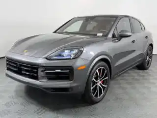 2025 Porsche Cayenne S's photo