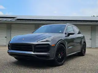 2023 Porsche Cayenne GTS's photo