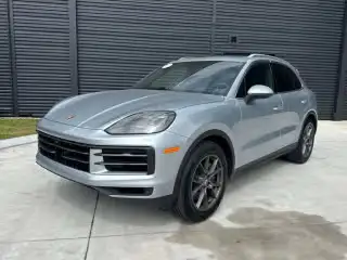 2025 Porsche Cayenne Base's photo