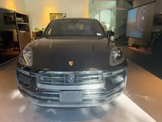 2023 Porsche Macan Base's photo