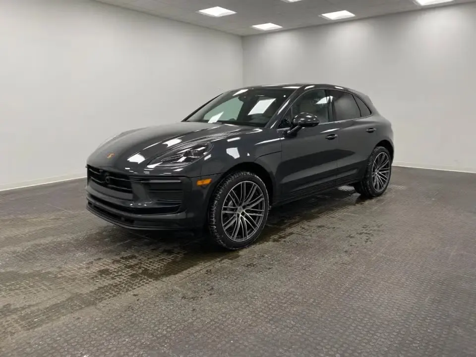2026 Porsche Macan T photo 3
