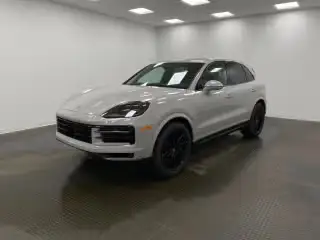 2026 Porsche Cayenne Base photo 1