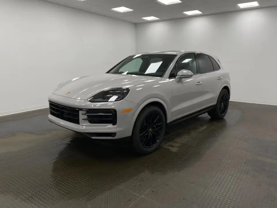 2026 Porsche Cayenne Base photo 3