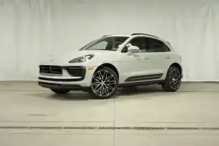 2026 Porsche Macan Base's photo