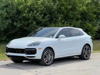 2023 Porsche Cayenne Turbo's photo