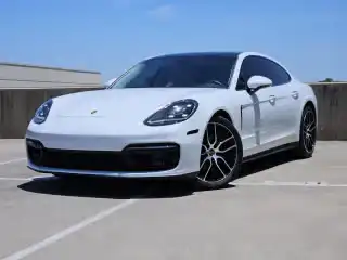 2023 Porsche Panamera 4S's photo