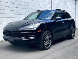 2023 Porsche Cayenne Platinum Edition's photo
