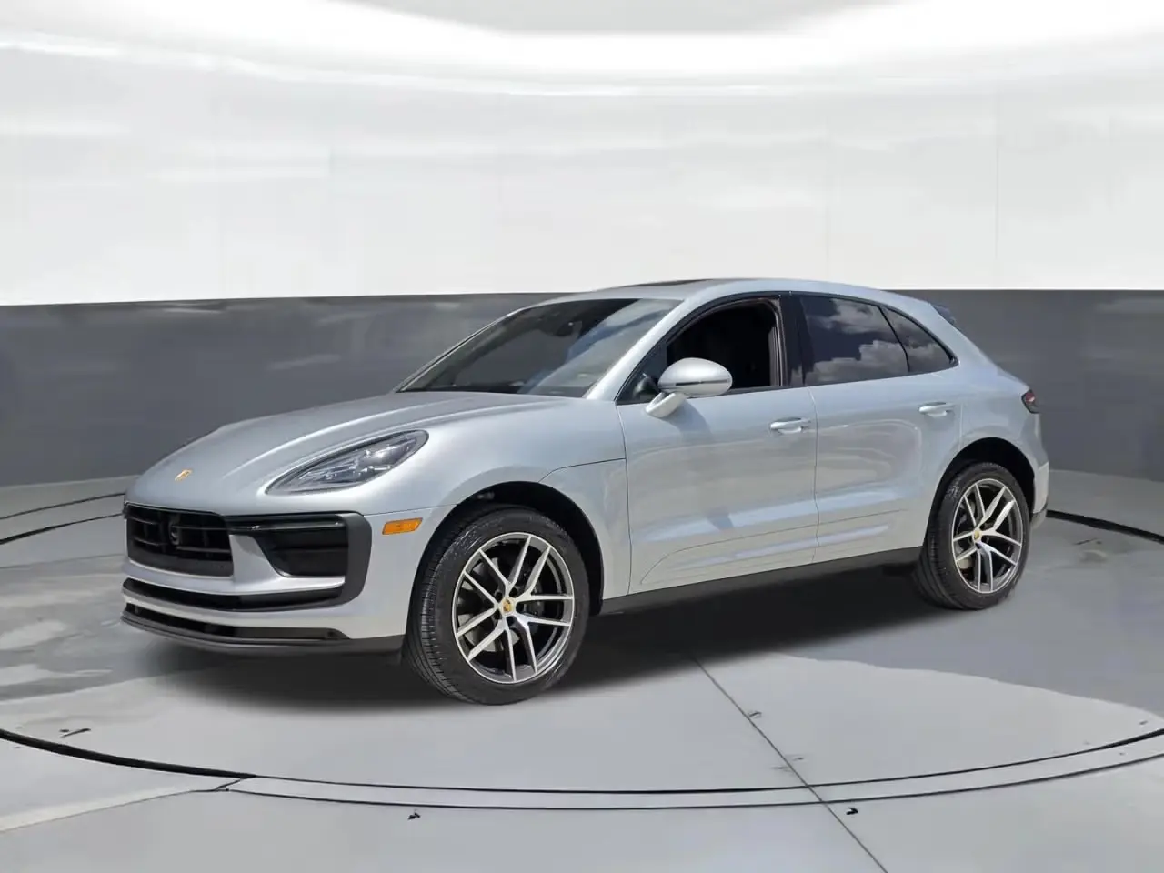 2023 Porsche Macan Base photo 4