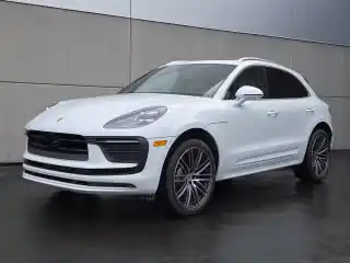 2026 Porsche Macan T's photo