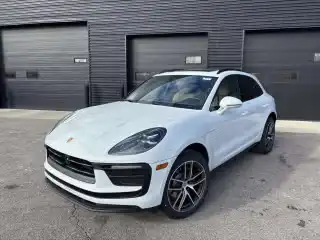 2026 Porsche Macan Base's photo