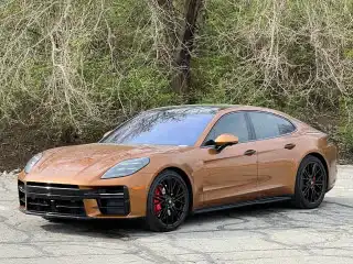 2026 Porsche Panamera GTS's photo