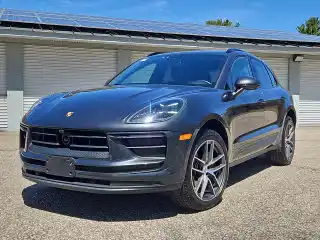 2024 Porsche Macan Base's photo