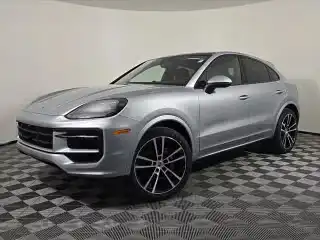 2025 Porsche Cayenne Base's photo