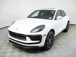 2026 Porsche Macan Base's photo