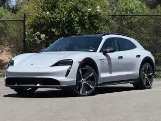 2023 Porsche Taycan Cross Turismo Turbo's photo