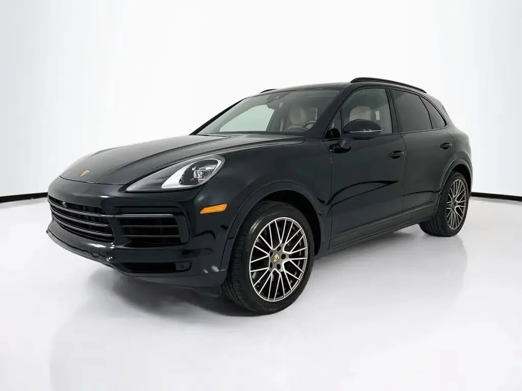 2023 Porsche Cayenne Platinum Edition photo 4