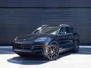 2025 Porsche Cayenne Base's photo