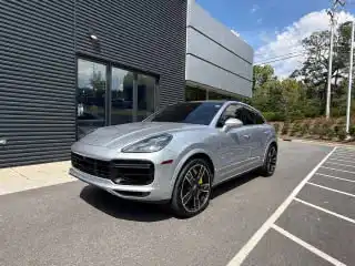 2020 Porsche Cayenne Turbo S E-Hybrid's photo