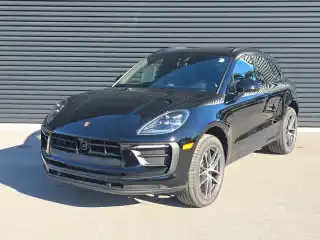 2026 Porsche Macan Base's photo