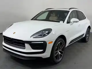 2026 Porsche Macan Base's photo